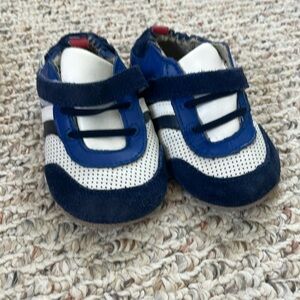 Robeez Flexible Shoes in EUC